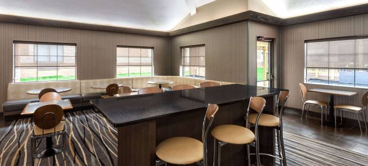 科普利阿克伦呗盟套房酒店(Baymont by Wyndham Copley Akron)图片