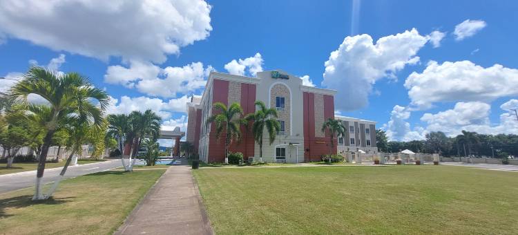 Holiday Inn Express & Suites TRINCITY特立尼达机场(Holiday Inn Express & Suites Trincity Trinidad Airport)图片