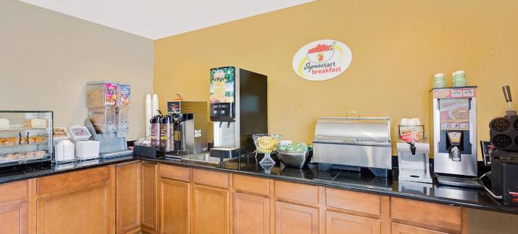 迪科拉速8酒店(Super 8 by Wyndham Decorah)图片