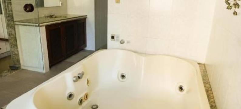 米德威汽车旅馆(限成人)(Midway Hotel)图片