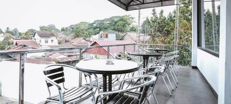 T-One酒店(RedDoorz Premium at Hotel T-One Jambi)图片