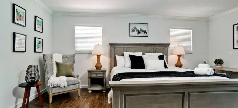 4 Bd w 3 King 4Ba 1.2acres htd salt pool private!图片