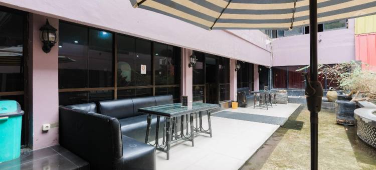 红多兹Plus酒店-近雅加达RSCM(RedDoorz Plus Near Rscm Jakarta)图片