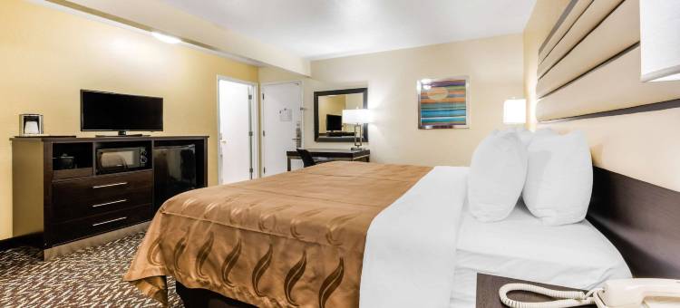 开普拓拉海滨凯艺套房酒店(Quality Inn & Suites Capitola by the Sea)图片