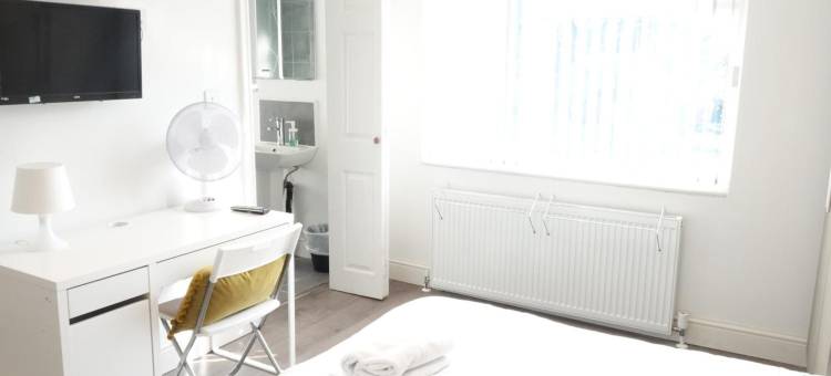 Grand Airport Ensuites大厅(Private Bathroom Rooms- Near Heathrow - Near Shops)图片