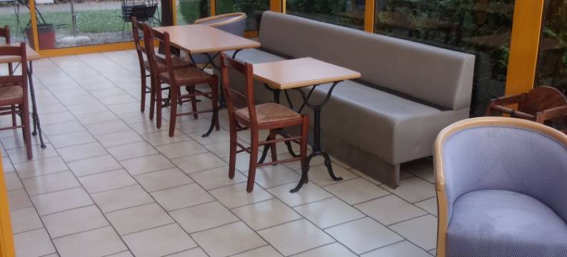 基里亚德尚蒂伊酒店(Kyriad Chantilly)图片