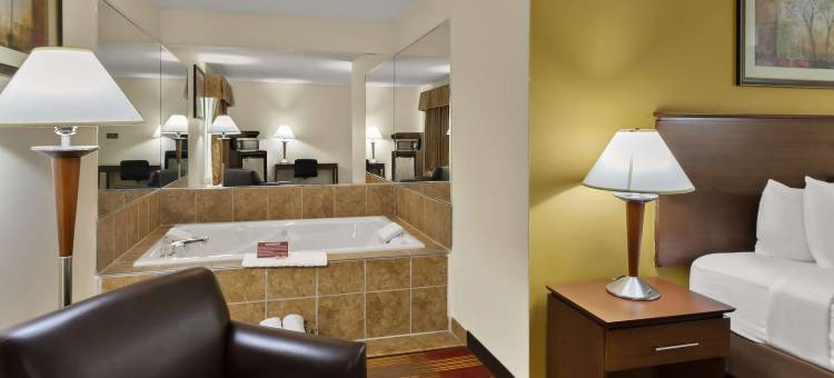 雷克伍德贝斯特韦斯特优质酒店(Best Western Lakewood Inn)图片