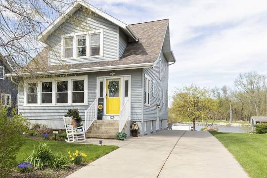 Waterfront Getaway: Kayaks, fishing, game room, fire pit, gathering room…