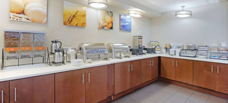 舒适套房酒店威奇托东北(Comfort Inn & Suites Wichita Northeast)图片