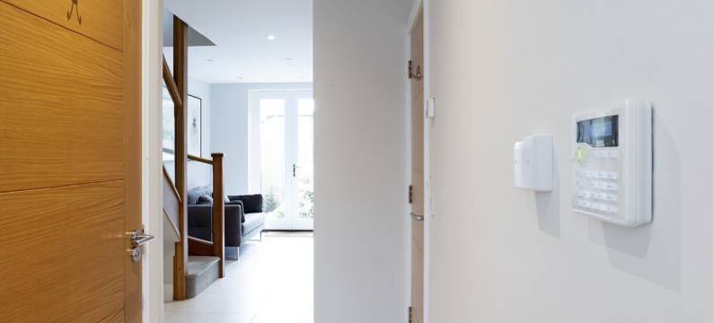 温莎市中心无暇镇房(Immaculate Central Windsor Town House with Parking)图片