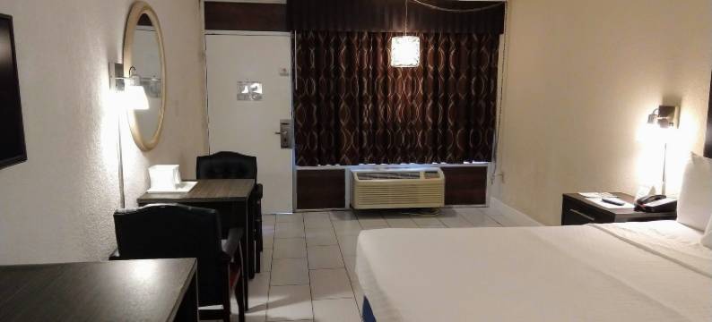 罗德岱堡机场红地毯酒店(Red Carpet Inn Airport Fort Lauderdale)图片