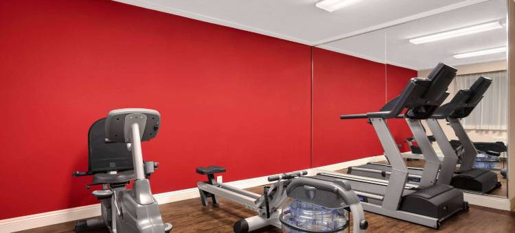 托伦斯华美达酒店(Ramada by Wyndham Torrance)图片