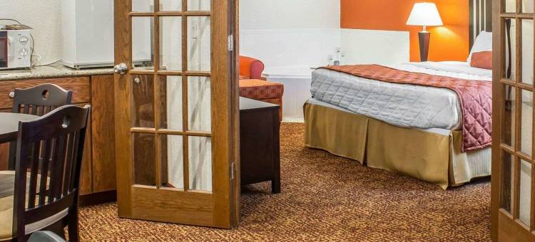 欧克博奇套房罗德威旅馆(Rodeway Inn & Suites Near Okoboji Lake)图片