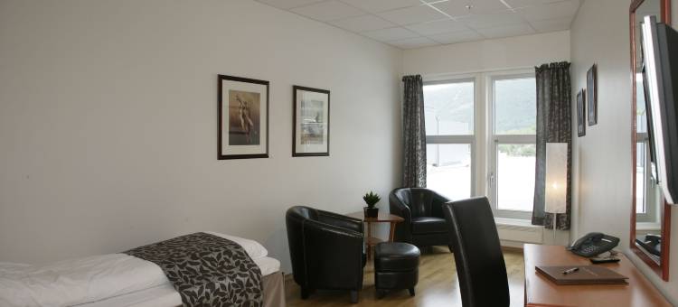 巴特瓦峡湾酒店(Brattvåg Fjordhotell)图片