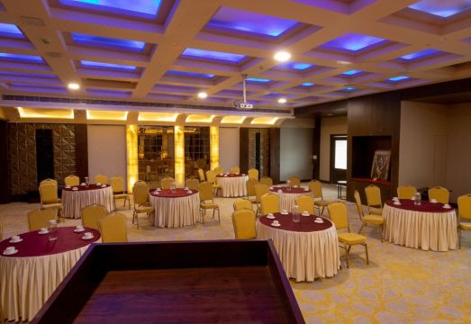 Visthara Inn Hotel Overview