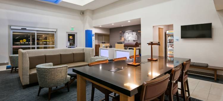 埃弗里特智选假日套房酒店(Holiday Inn Express & Suites Everett)图片