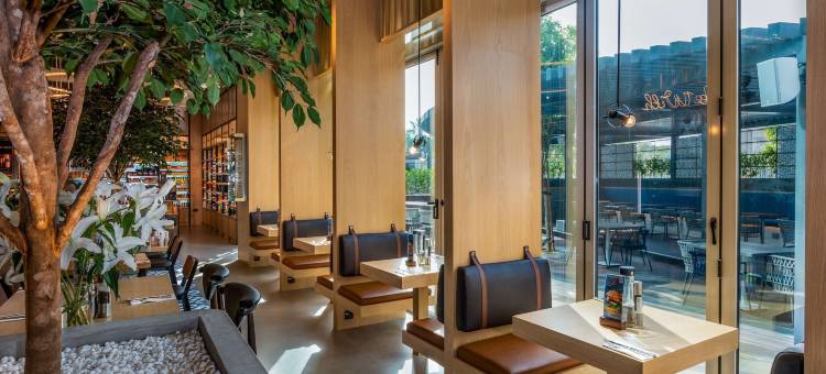 迪拜硅谷绿洲丽芮酒店(Radisson Red Hotel, Dubai Silicon Oasis)图片