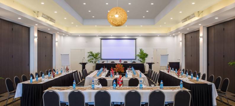 塔努阿酒店集团努库阿洛法国际换日线酒店(Tanoa International Dateline Hotel)图片