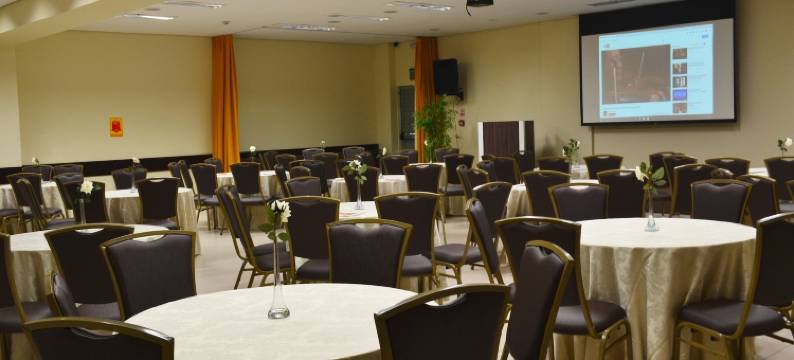 金座大酒店(Golden Plaza Hotel)图片