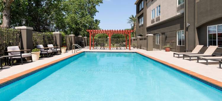 布鲁克希尔拉昆塔温德姆套房酒店(La Quinta Inn & Suites by Wyndham-Brookshire-West Katy)图片