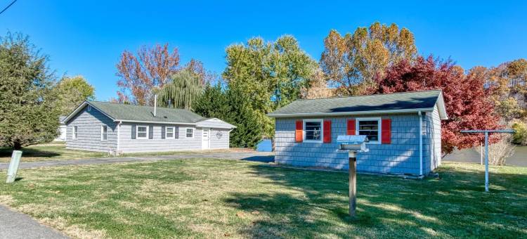 新河三卧室 - 钓鱼、皮划艇、热水浴缸、VT游戏周末(New River 3Br - Fishing, Hot Tub and VT Game Weekends)图片