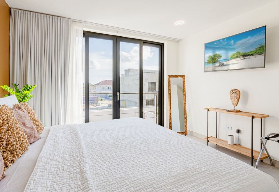 Endless Summer in Catalina Beach. Walking distance to snorkeling with turtles. Hotel Overview