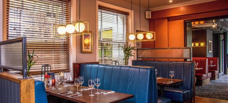 哈斯尔米尔哈珀斯牛排馆旅店 - 附客房(Harper's Steakhouse with Rooms, Haslemere)图片