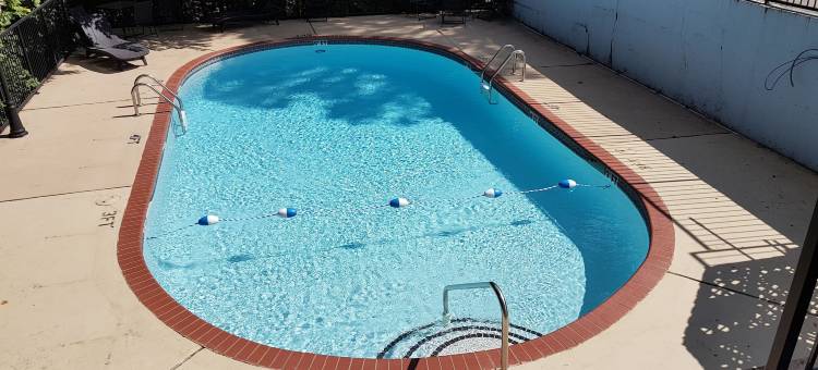 尤里卡斯普林斯瑞士别墅旅馆(Swiss Village Inn)图片