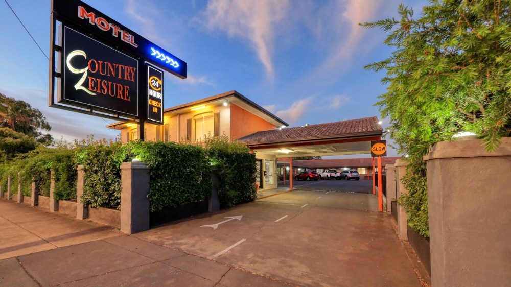 Country Leisure Motor Inn Over view