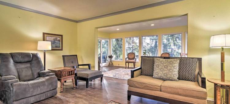 宠物友好的La Center家~距离娱乐场6英里(Pet-Friendly la Center Home ~ 6 Mi to Casinos)图片