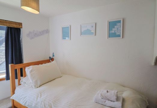 Cleve Cottage Hotel Overview