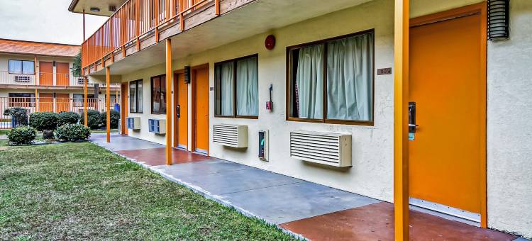 OYO查尔斯湖10号高速公路酒店(OYO Hotel Lake Charles Hwy 10)图片