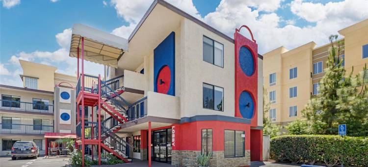 礼遇贝斯特韦斯特酒店(Best Western Courtesy Inn - Anaheim Park Hotel)图片