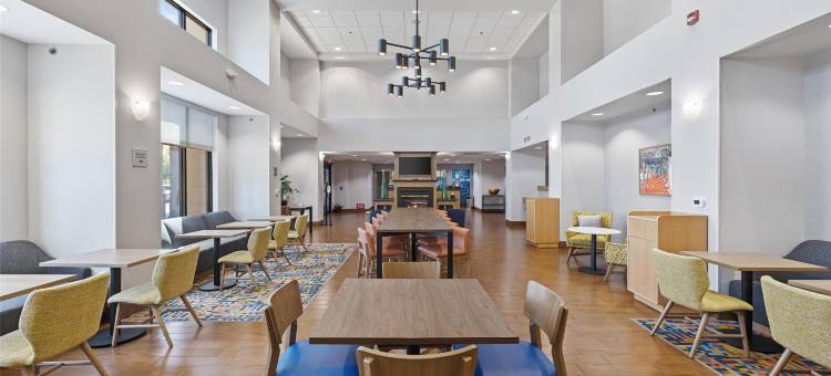 希尔顿欢朋套房酒店-马德拉(Hampton Inn & Suites Madera)图片