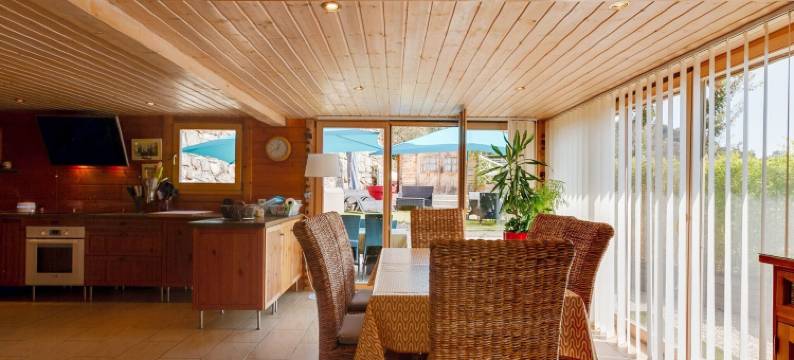 Riverside Chalet Retreat图片