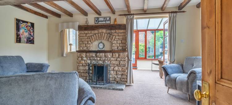 Cottage in Bridgnorth with Hot Tub & Garden图片