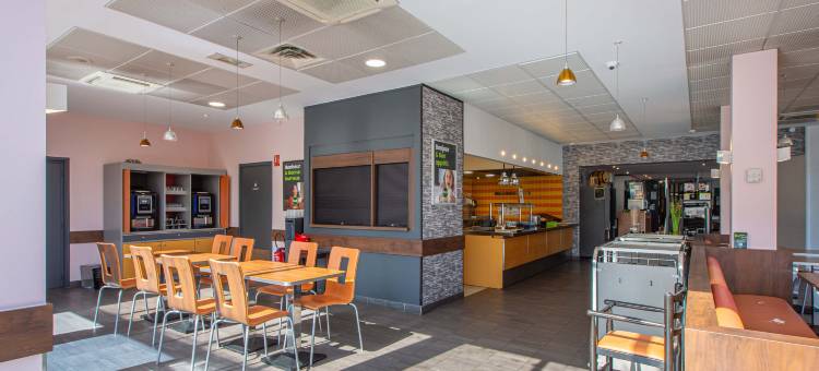 B&B HOTEL 沙特尔中心大教堂(B&B Hotel Chartres Centre Cathédrale 3 étoiles)图片