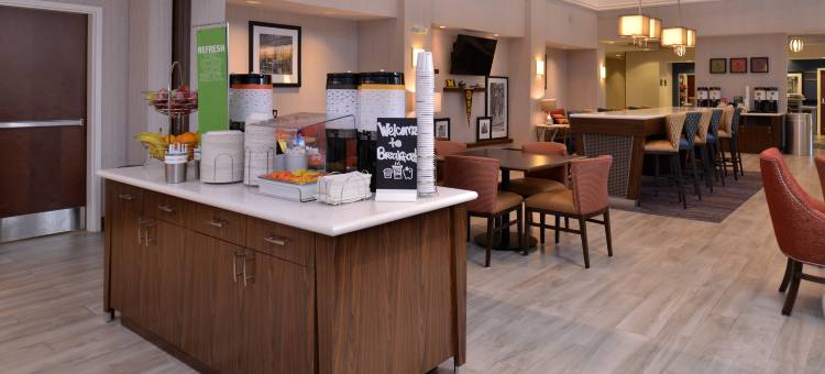 安阿伯西欢朋套房酒店(Hampton Inn & Suites Ann Arbor-West)图片