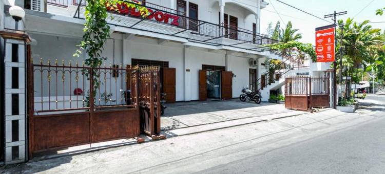 普罗 · 曼古内加兰附近的红门(RedDoorz Near Puro Mangkunegaran)图片