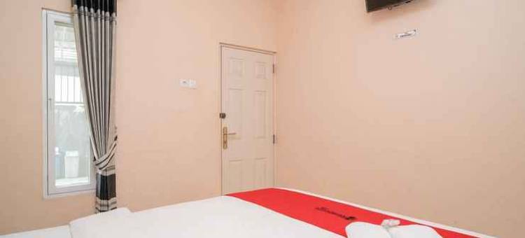 红多兹伊斯兰酒店-近诗都阿佐力宝广场(RedDoorz Syariah Near Lippo Plaza Sidoarjo)图片