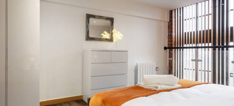 Mezzanine Apt   Free Parking   Near Bradford Centre   Leeds图片