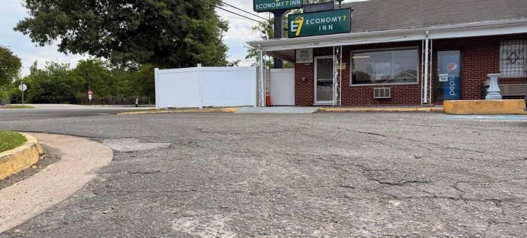 经济7号旅馆汉普顿(Economy 7 Inn Near Hampton University VA)图片