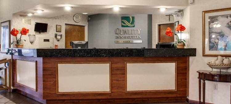 品质酒店及套房克林顿 - 杰克逊西(Quality Inn & Suites Clinton - Jackson West)图片