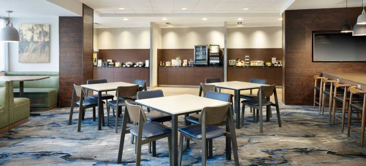 鲍灵格林万枫酒店及套房(Fairfield Inn & Suites Bowling Green)图片