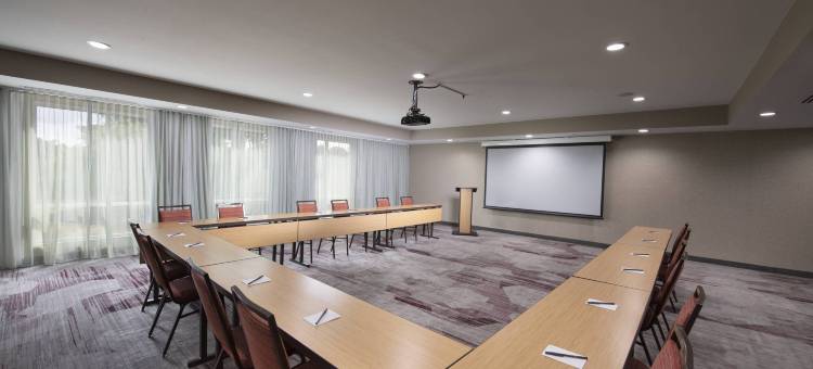 亚特兰大麦克多诺万怡酒店(Courtyard Atlanta McDonough)图片