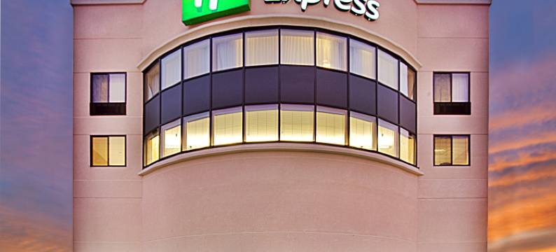 Holiday Inn Express 滑铁卢的雪松瀑布 by IHG(Holiday Inn Express WATERLOO-CEDAR FALLS by IHG)图片