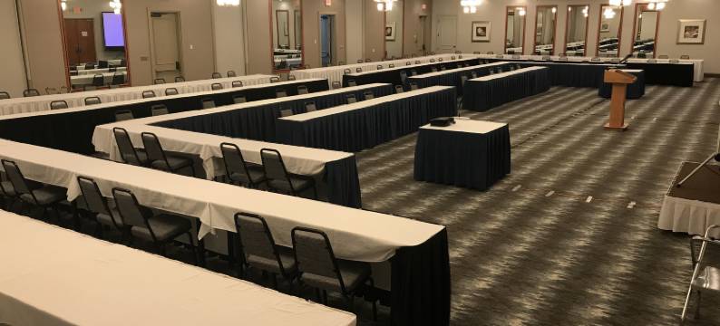 Holiday Inn 马丁(Holiday Inn MARTINSBURG by IHG)图片