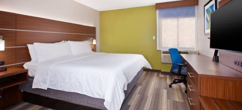 Holiday Inn Express 费尔法克斯 - 阿灵顿大道(Holiday Inn Express FAIRFAX - ARLINGTON BOULEVARD by IHG)图片
