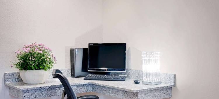 温德姆速8酒店列克星敦/汉堡区(Super 8 by Wyndham Lexington/Hamburg Area)图片