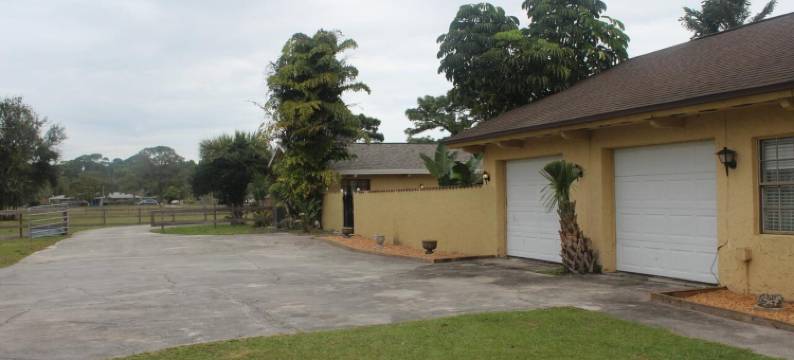 OYO墨尔本家庭牧场酒店(OYO Family Ranch at Melbourne FL)图片